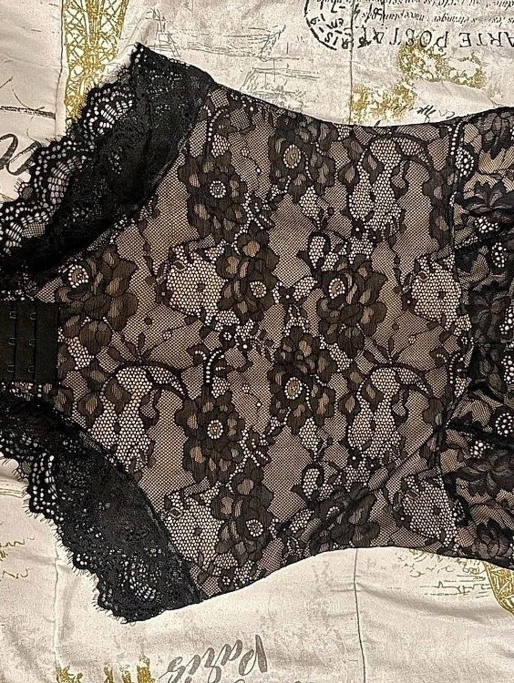 Floral Lace Bodysuit in Black & Brown Like New